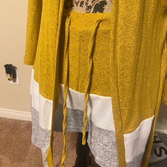 Cardigan Short set - Picture 2 of 7